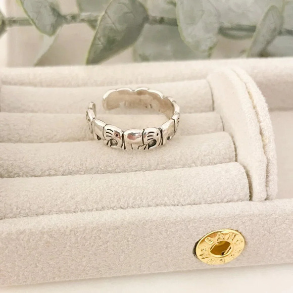 925 Sterling Silver Elephant Ring Minimalist Ring Boho Ring Elephant Ring Band - Picture 5 of 10